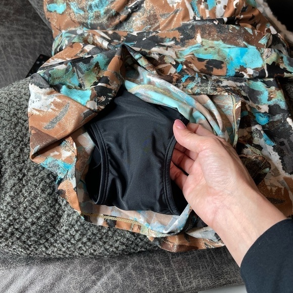 ST Tropez Swimwear Romper Geometric Metallic Adjustable Straps One Piece Suite 8 - Picture 10 of 14